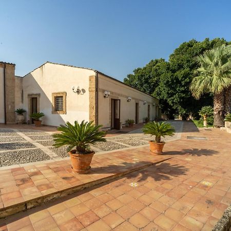 Hotel Villa Favorita Noto Quarto foto